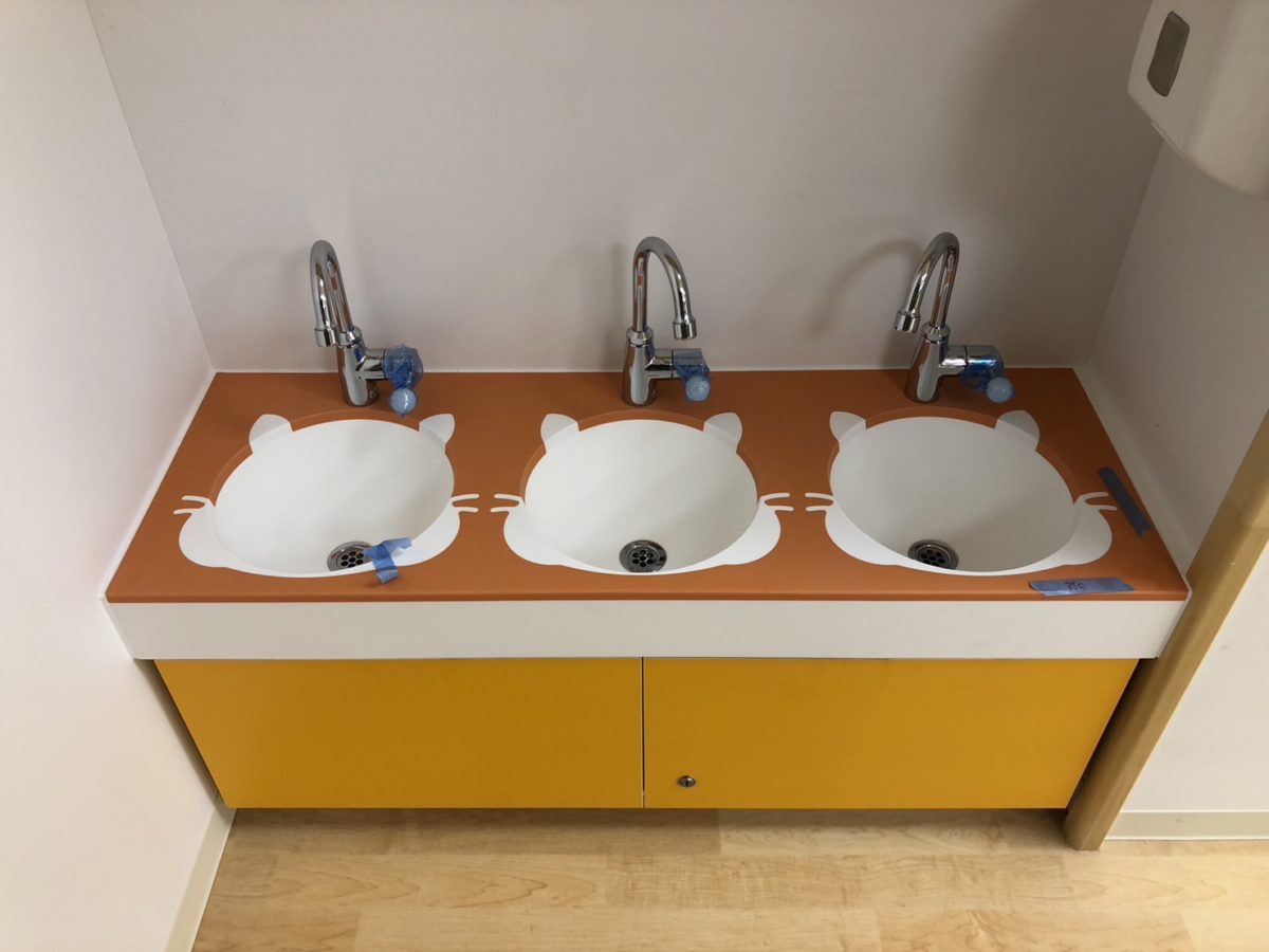 モリノテ(幼児用手洗い台)(リス3連)